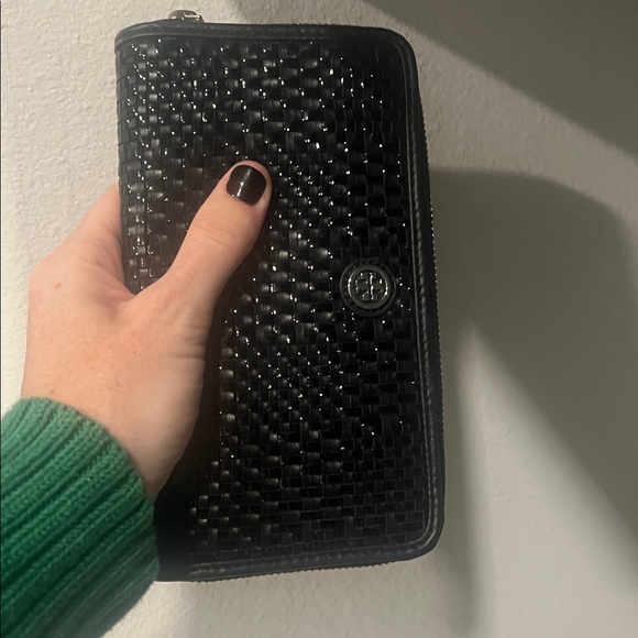 Tory Burch Black Woven Wallet - Picture 7 of 8